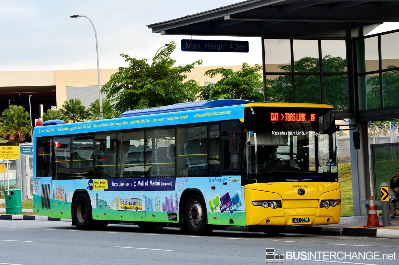 A Yutong ZK6118HG (JQT6820) operating on Causeway Link bus service CW7